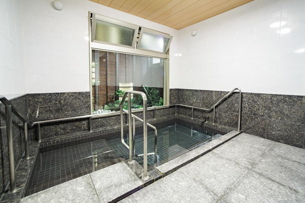 The United Hotel Osaka Umeda Bagian luar foto